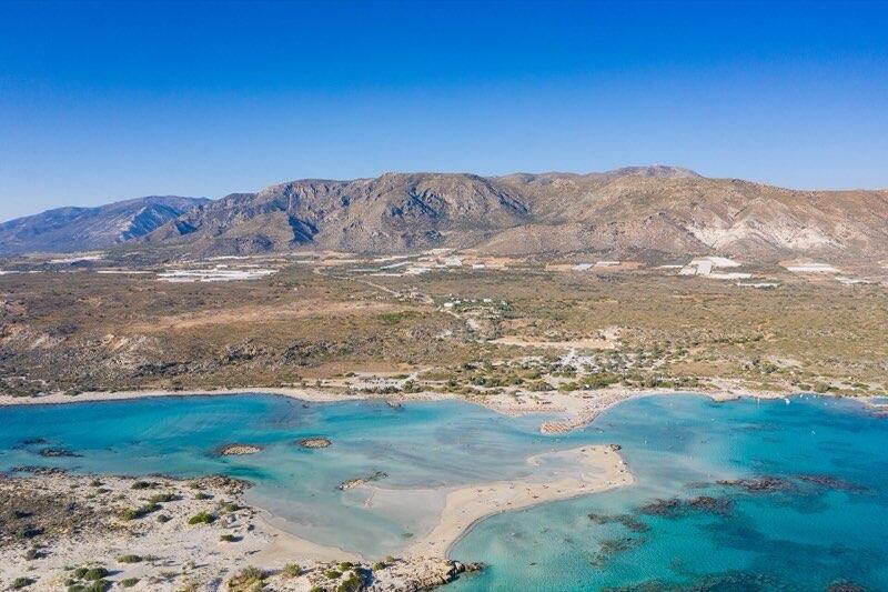 Lagunen ved Elafonisi-stranden på Kreta sett fra luften
