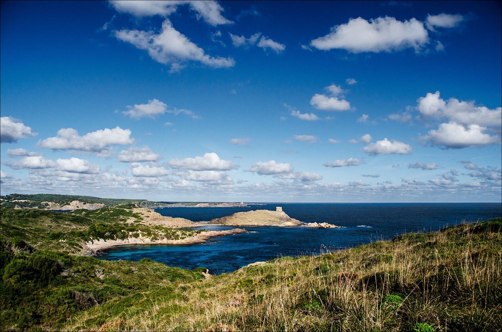 Camí de Cavalls 2: Es Grau – Cape of Favàritx. Cala des Tamarells del Sud is on the left,