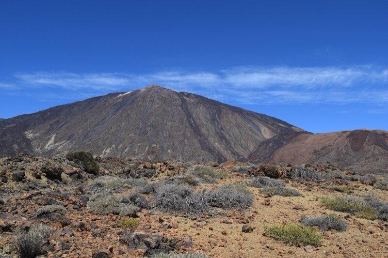 Vulkanen Teide på Tenerife under blå himmel